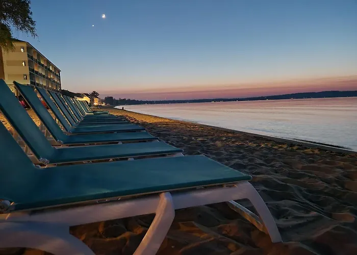 Brio Beach Inn